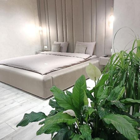 2К Шикарний Люкс! Apartment Khmelʼnytsʼkyy Exterior foto