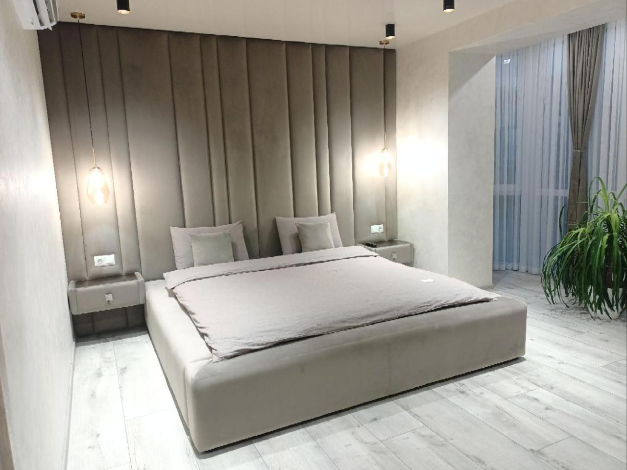 2К Шикарний Люкс! Apartment Khmelʼnytsʼkyy Exterior foto
